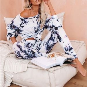 Ocean tie dye lounge set! Sweatshirt and pants